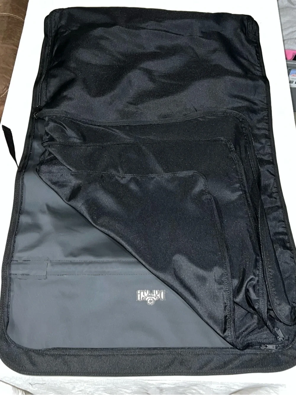 Duluth Trading Co Black Padded-Strap Garment/Carry Bag